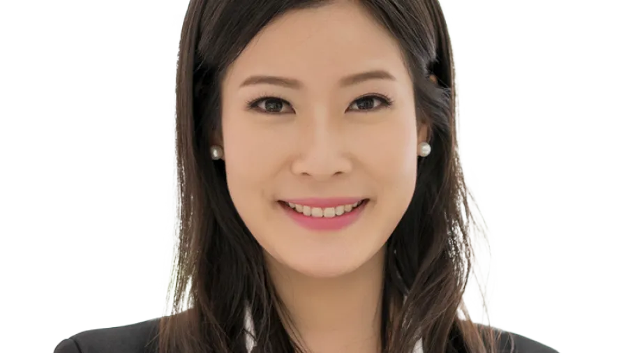 business woman smiling looking at the camera